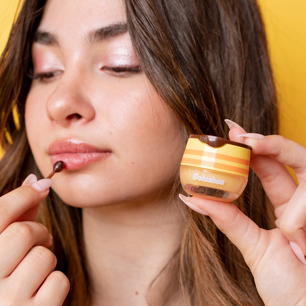 honey Lip balm in use